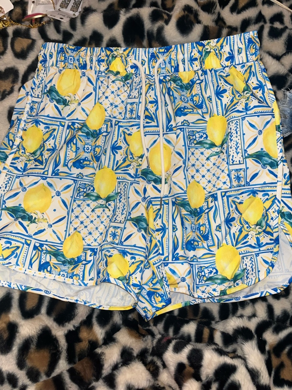 Yellow Lemon Print men’s swim Shorts